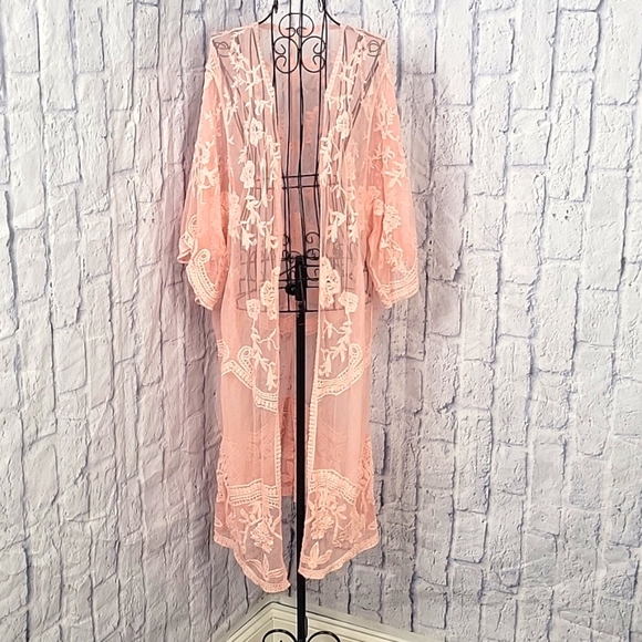Unbranded Other - UNBRANDED Pink Lace Long 3/4 Sleeves‎ Kimono Chest 40" Length 44"